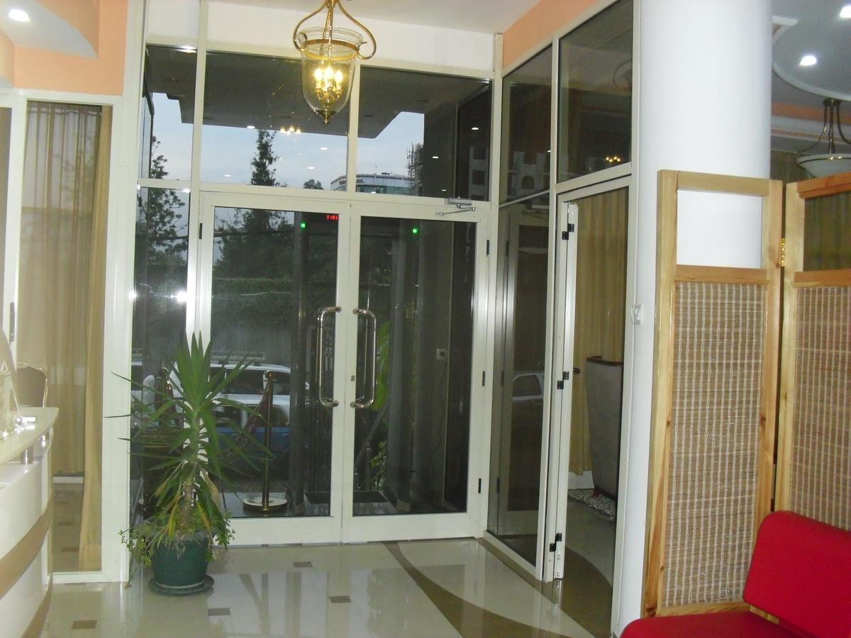 C Fun Addis Hotel Kültér fotó