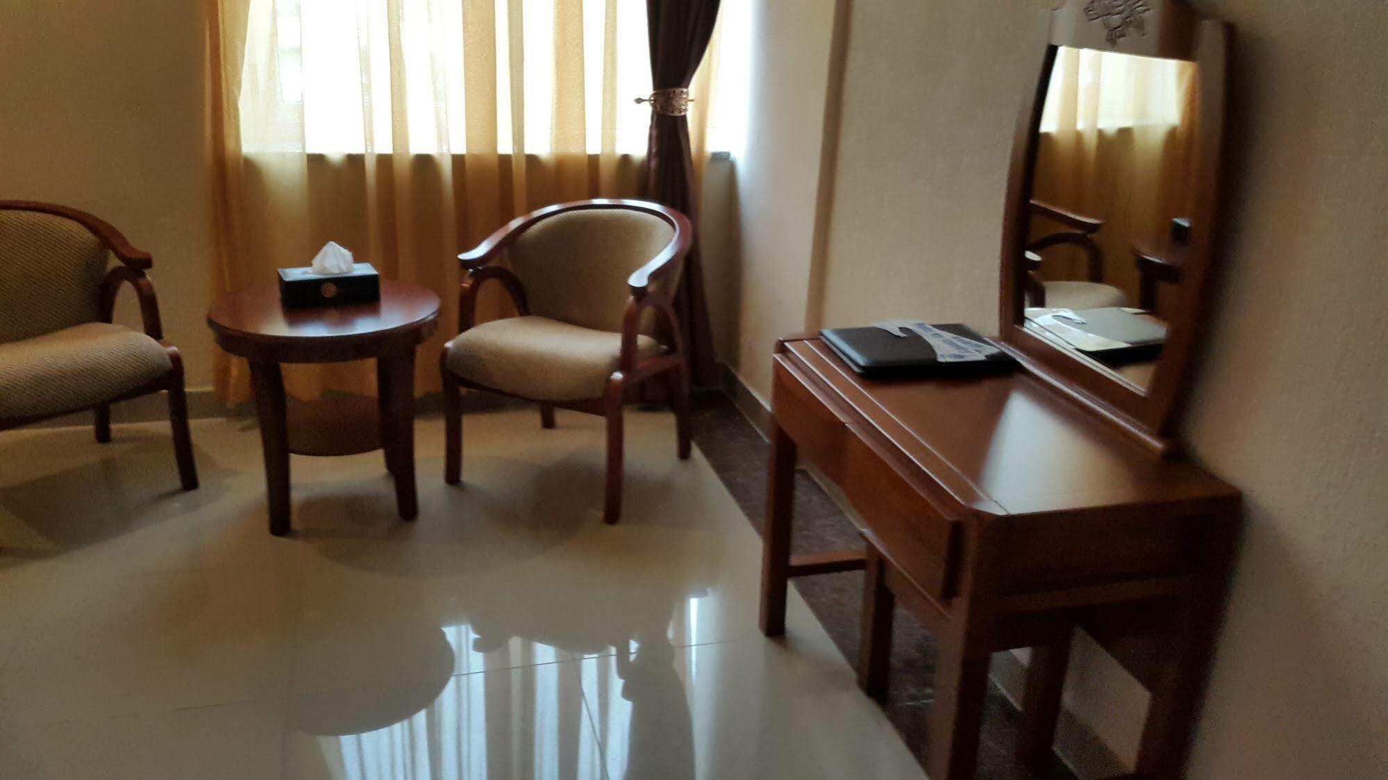 C Fun Addis Hotel Kültér fotó