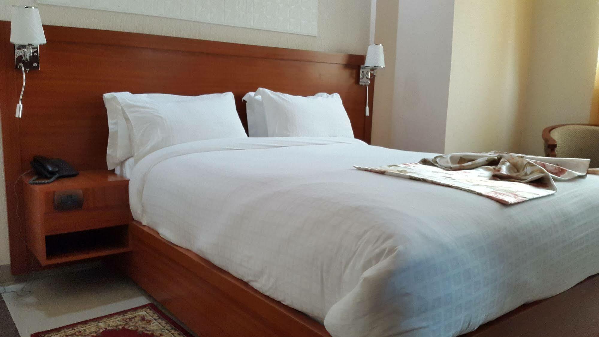 C Fun Addis Hotel Kültér fotó