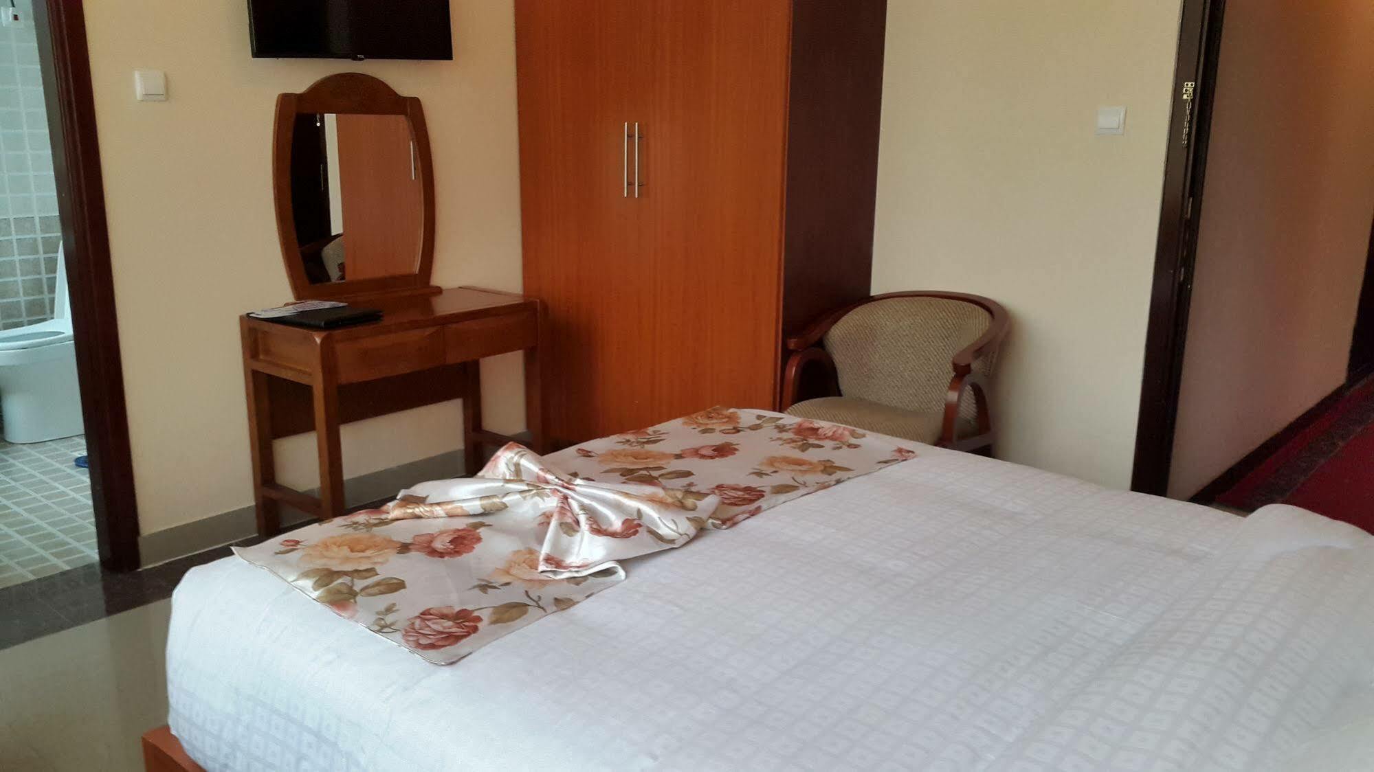C Fun Addis Hotel Kültér fotó