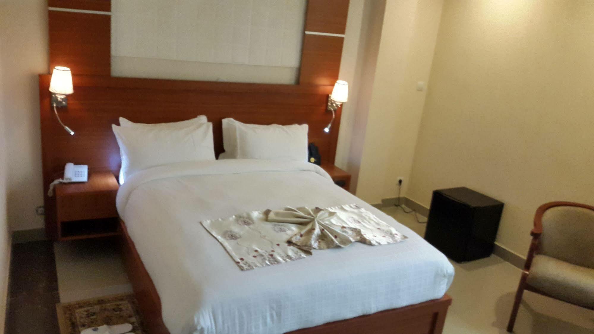 C Fun Addis Hotel Kültér fotó