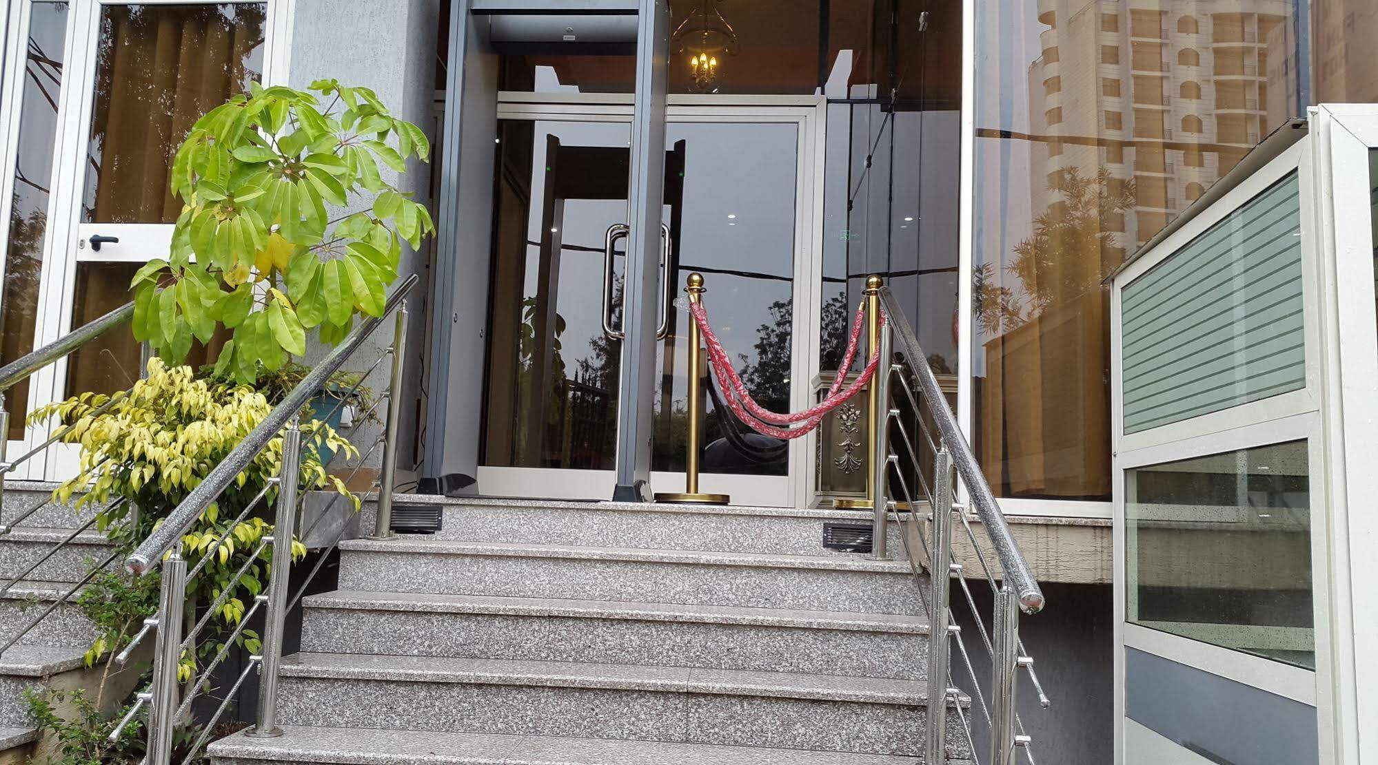 C Fun Addis Hotel Kültér fotó